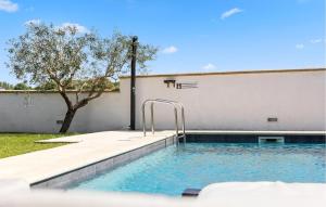 Bazén v ubytovaní Holiday Home Valbandon 11 alebo v jeho blízkosti