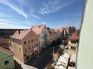 an aerial view of a city street with buildings at Apartmenthaus Alte Scheune Gunzenhausen in Gunzenhausen