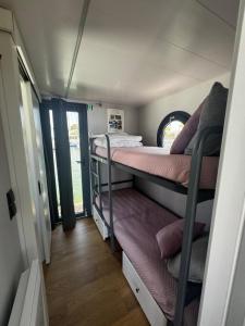 Casas Flotantes - Boatvillage客房内的一张或多张床位
