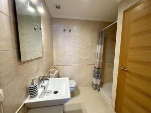 Kúpeľňa v ubytovaní Apartamento Jardines PG014 - Salco la Cumbre