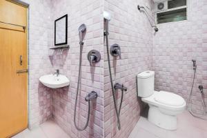 Koupelna v ubytování Super Hotel O Arcot Road Porur