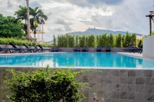 Πισίνα στο ή κοντά στο Sleek 2 Bed Apt T2-818