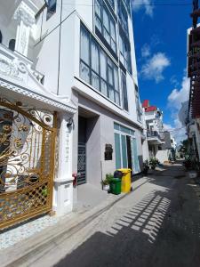 Budova, kde se apartmán nachází + 13 fotografií