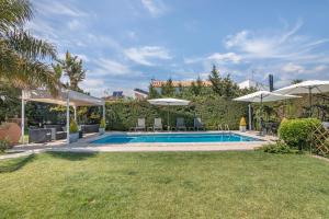 Bazén v ubytování Chalet Casa Azul nebo v jeho okolí