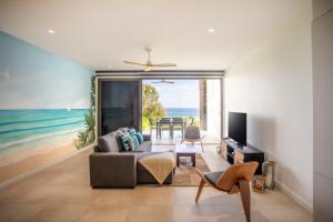 Posezení v ubytování Sunset and Sea Views - Two Bed Apt Central Tamarin