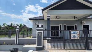 Budova, kde se prázdninový dům nachází + 2 fotografie