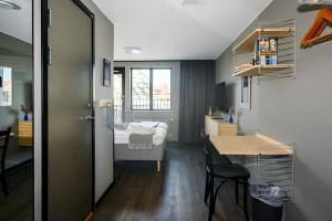 Koupelna v ubytování Blomlöfs Hotell Saltö + 36 fotografií