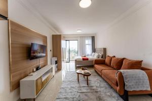 TV/trung tâm giải trí tại One Bedroom at The Loftel Ruaka