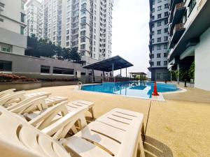 Bazén v ubytování Subang SS16 INTI Taylors Monash Sunway University Nu Empire SJMC Sunway Pyramid Lagoon Sunway Hospital ML nebo v jeho okolí