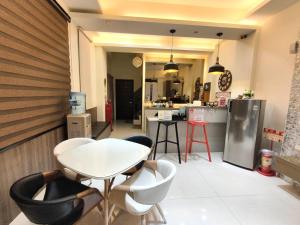 Una cocina o kitchenette en 日晴民宿 Sun Day