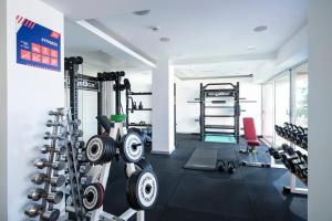 Fitness centrum a/nebo fitness zařízení v ubytování Hotel Molindrio Plava Laguna