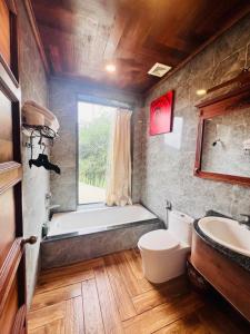 Koupelna v ubytování Homestay Thác Liên Khương