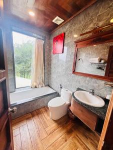 Koupelna v ubytování Homestay Thác Liên Khương