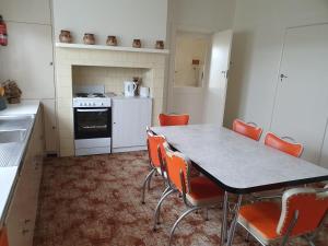 Η κουζίνα ή μικρή κουζίνα στο Break-A-Way Accommodation
