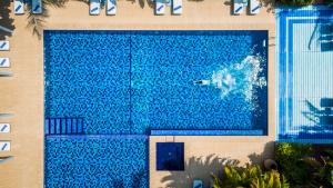 La Veranda Resort Phu Quoc - MGallery内部或周边的泳池