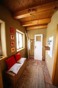 Posteľ alebo postele v izbe v ubytovaní Gemütliches Ferienhaus In Feistritz Ob Bleiburg