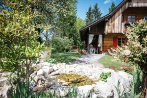 Vonkajšia záhrada v ubytovaní Gemütliches Ferienhaus In Feistritz Ob Bleiburg