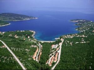 an aerial view of a large body of water at Apartment Bella Mit Balkon Und Terrasse In Necujam in Nečujam