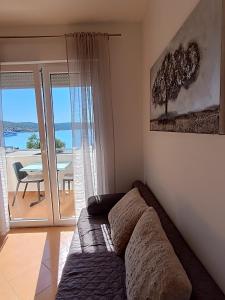 Posedenie v ubytovaní Apartment in Sevid with Seaview, Balcony, Air condition, WIFI (4755-4)