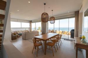 Posezení v ubytování Lovely villa with uninterrupted sea view