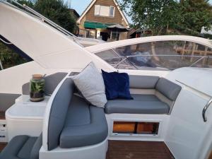 Χώρος καθιστικού στο Romantic 3Beds Yacht Escape on Thames