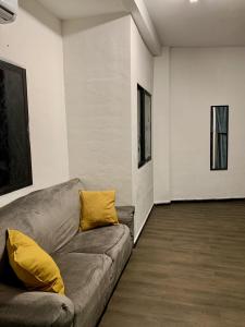 Posezení v ubytování Spanglish Hostel Benidorm