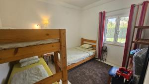 En eller flere senge i et værelse på Casinha; Piscina/ Praia/ Lisboa + 50 billeder