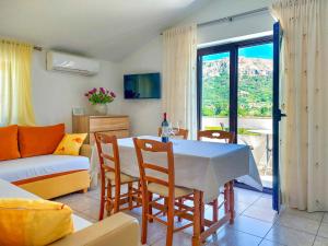 Posezení v ubytování Apartment Marija-3 by Interhome