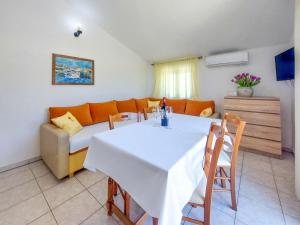 Posezení v ubytování Apartment Marija-3 by Interhome