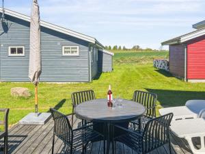Zahrada ubytování Holiday Home Carlie - 2-8km from the sea by Interhome