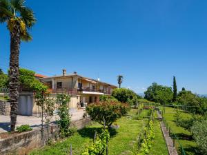 Zahrada ubytování Apartment Marija-2 by Interhome