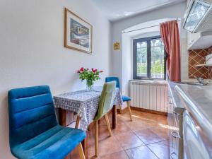 Χώρος καθιστικού στο Apartment Lovrano-2 by Interhome