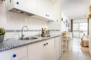 Η κουζίνα ή μικρή κουζίνα στο Modern Estudio Eldorado Playa de Las Americas