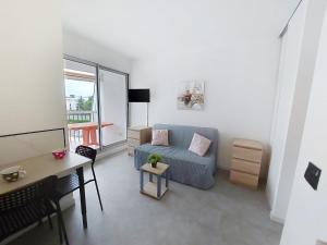 Posezení v ubytování Apartment Les Flamants Roses-5 by Interhome