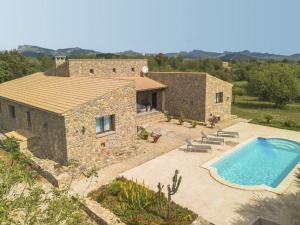Bazén v ubytovaní Holiday Home Bellpuig by Interhome alebo v jeho blízkosti