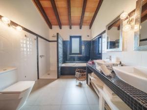Kúpeľňa v ubytovaní Holiday Home Bellpuig by Interhome