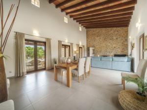 Posedenie v ubytovaní Holiday Home Bellpuig by Interhome