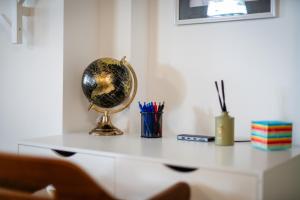 Billede fra billedgalleriet på MOLA Apartments-Ferienwohnung für 5 Personen-separater Eingang-Gratis Parkplatz-Terrasse-Grill-Highspeed WLAN-auch für Langzeit geeignet i Wetter