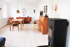 Køkken eller tekøkken på Summer House In Årsdale With A Beautiful Sea View