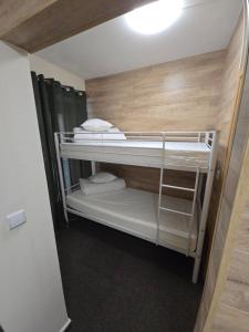 Postel nebo postele na pokoji v ubytování Rooms4Rest Skibicka - Private rooms for tourists - ATR Consulting Sp, z o,o,
