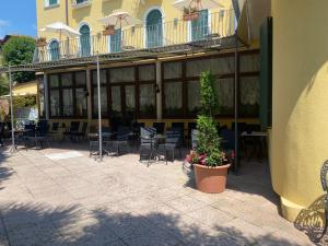 Budynek, w którym mieści się hotel