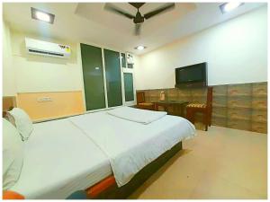 Fotografie z fotogalerie ubytování HARIDWAR HOTEL HEAVEN # GUEST - With Free Parking & Wi-fi - Restaurant Facilities Available Near Temple - A Premium Hotel In Haridwar v destinaci Haridvár