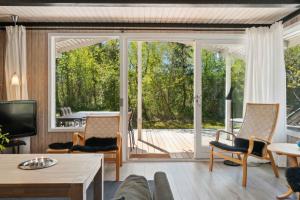 Χώρος καθιστικού στο Lovely Family Cottage Near Child-Friendly Beach