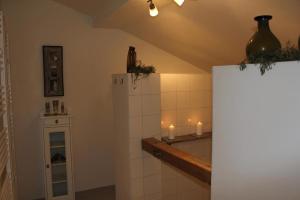 Kuchyň nebo kuchyňský kout v ubytování Ferienhaus Schlafgut Küssler In Grub An Der March