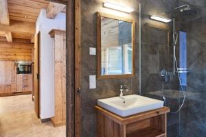 Koupelna v ubytování Haus Ostermoasspitz In St, Martin Am Tennengebirge