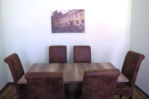 Posezení v ubytování Ferienwohnung Askanier, Ballenstedt + 29 fotografií