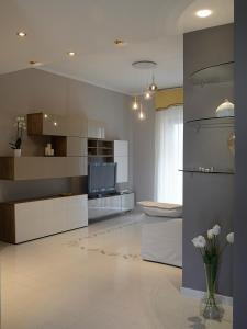 サレルノにあるBelvedere 35のリビングルーム(テレビ付)