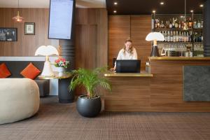 Hosté ubytování Mercure Aix-en-Provence La Duranne Gare TGV + 37 fotografií