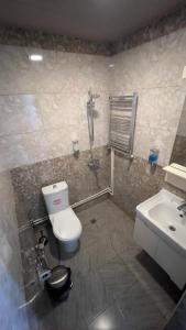 Koupelna v ubytování Quba Uğur Hotel + 37 fotografií