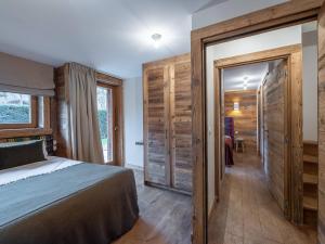Fotografia z galérie ubytovania Duplex rénové au cœur de Megève, 3 chambres, cheminée, terrasse, équipements modernes. - FR-1-569-72 v destinácii Megève